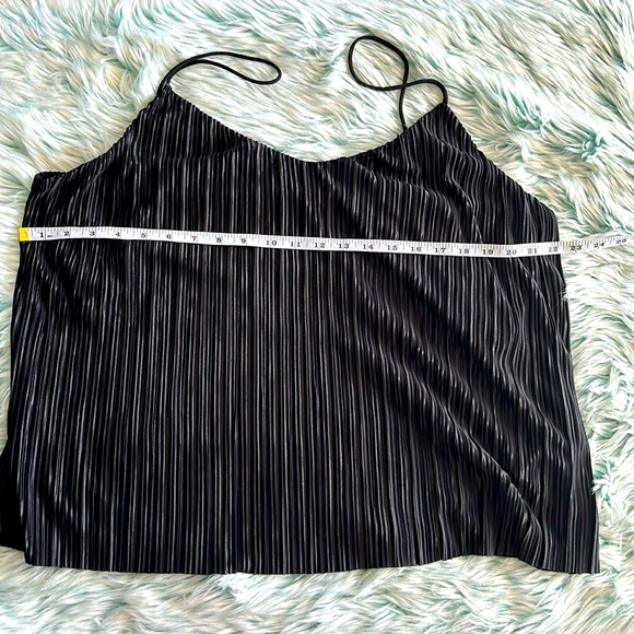 H&M Black, textured, Spaghetti Strap Tank Top, Size XL - Picture 10 of 11
